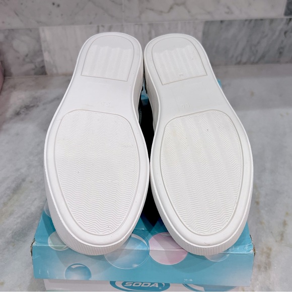 SODA Women’s Faux Leather Gray Croft Slip On - Picture 11 of 13